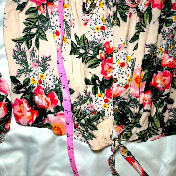 Alter’d State Women’s Medium Floral Shirt Blouse - Picture 11 of 16